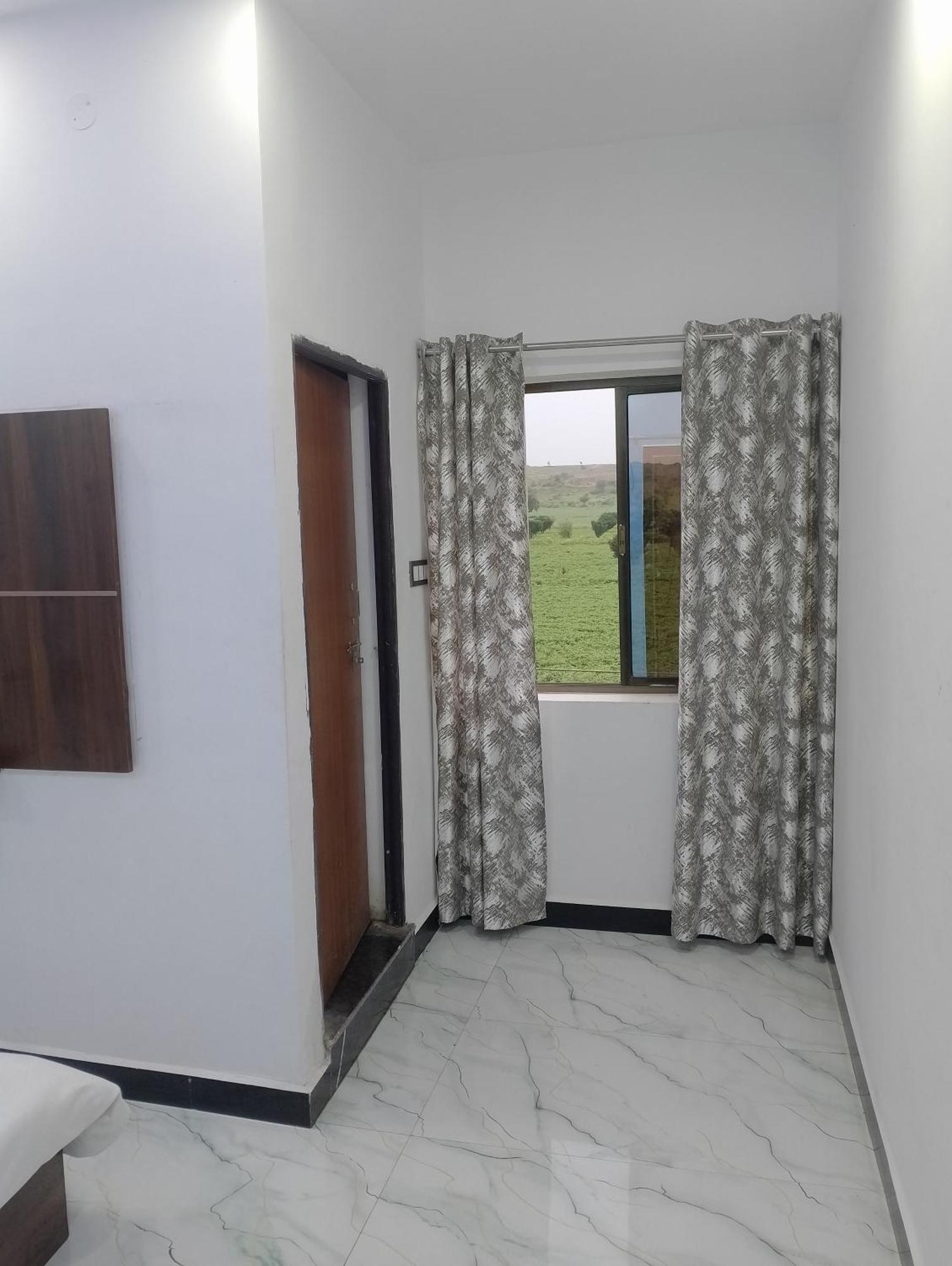 Hotel Moonlight & Restaurant Sehore エクステリア 写真