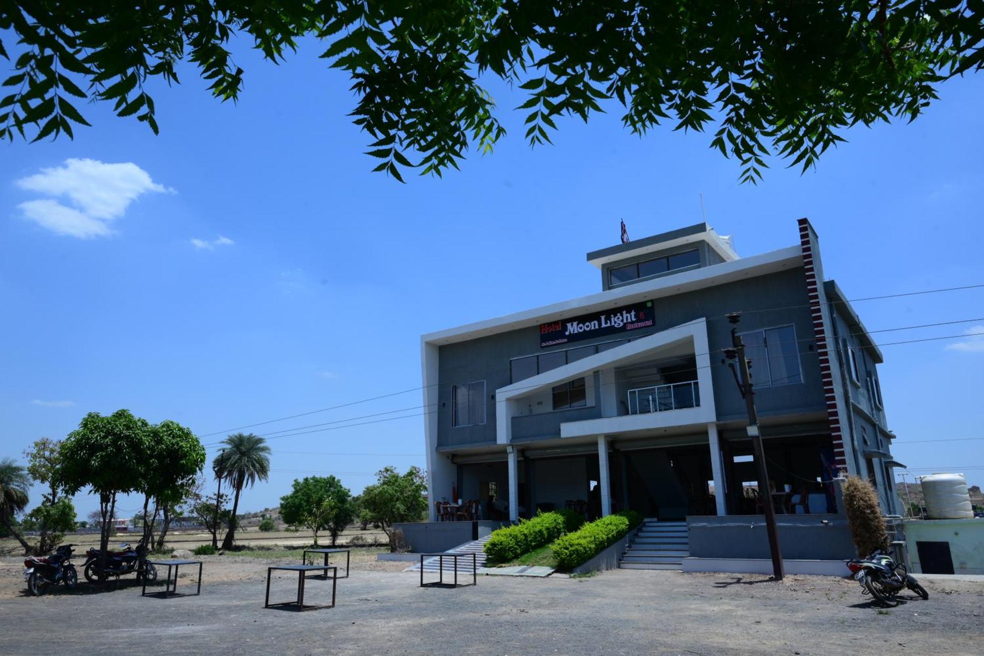 Hotel Moonlight & Restaurant Sehore エクステリア 写真