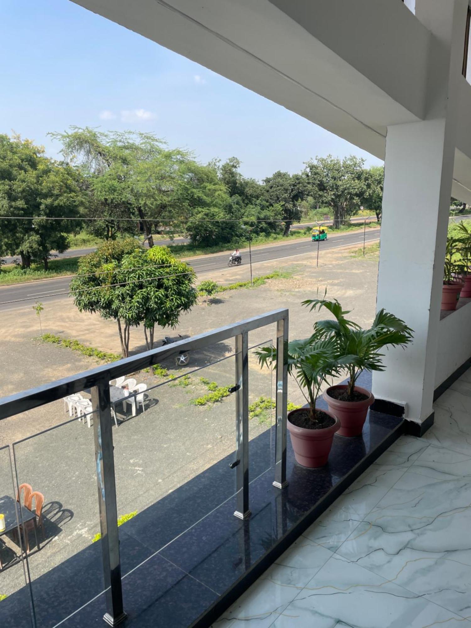 Hotel Moonlight & Restaurant Sehore エクステリア 写真